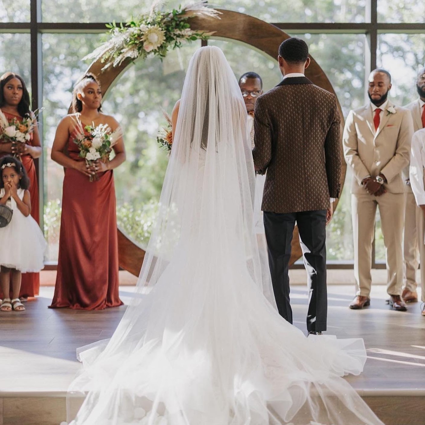 5 Types of Wedding Arches and Altars with a Brief History - Bring Joy