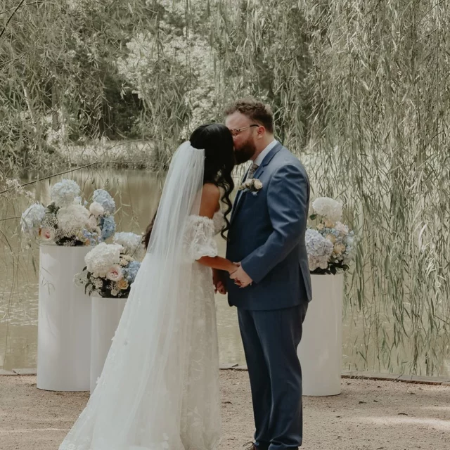 I loved how this couple reused their ceremony arrangements! 

Houston Wedding Planner: @vowandvoyage @shannon.vowandvoyage
Venue: @forever5events
Photo: Carlos Garcia
Beauty: @nxnhmuartistry
Decor: @luxeeventdesignfirm
Rentals: @reimagine_htx
Catering: @sierracatering
Photobooth: @screenshotsyam
DJ: @weddingsunlimitedusa
Bridal Gown: @brickandmortarbridal

#bringjoy #houstonflorist #sustainability #sustainablefloristry