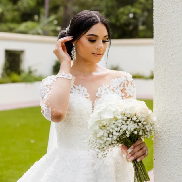 We love the look of these white flowers and no greenery.  It helps to play on the classic look for the winter time.  Also, who doesn’t love the look of all those hydrangeas! 

Photographer @raymar_photography_ 
.
.
.
#bringjoy #florist #floristofinstagram #flowers #flowersofinstagram #houstonlove #love #wedding #weddings #bride #groom #houstonweddings #texas #houston #htx #houstonvenue #houstonflorist #thespringsvenue #thespringscypresswedding #thespringscypress