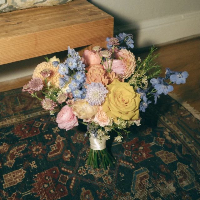 We had so much fun With this bouquet and color palette. 

Photos: @mikeloandlindsey 
Venue: @houstonbotanic 
Planners: @vowandvoyage 
.
.
.
#bringjoy #florist #floristofinstagram #flowers #flowersofinstagram #houstonlove #love #wedding #weddings #bride #groom #houstonweddings #texas #houston #htx #houstonvenue #houstonflorist